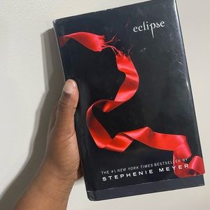Stephenie Meyer’s “Twilight: Eclipse” Book